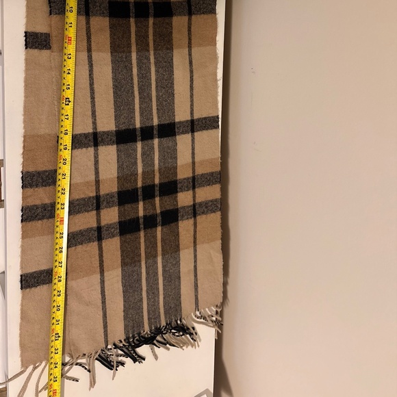 Plaid scarf 100% cashmere Made in Scotland EUC - Picture 3 of 5